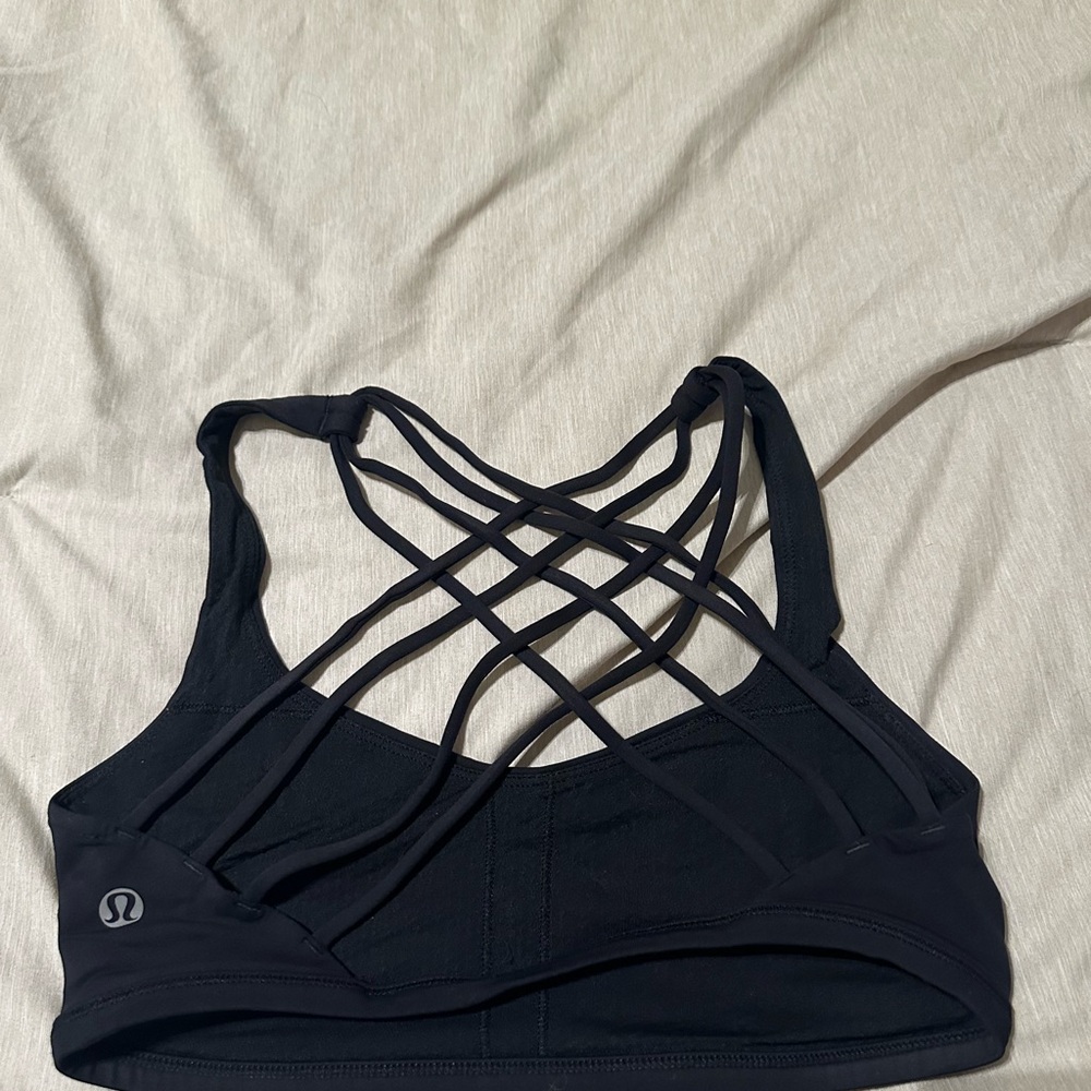 Lululemon black free to be wild bra size 4 no bra pads included sports bra - Picture 2 of 3